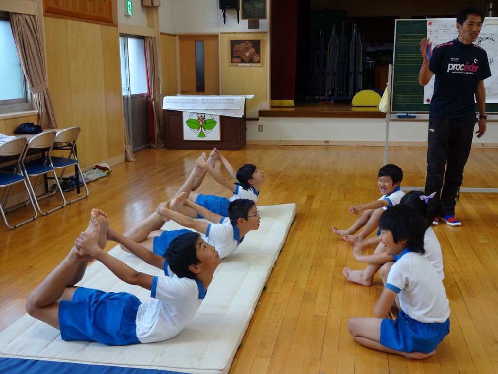 ブランド通販サイト スポーツタイム ねこちゃん体操を楽しく継続しています - 清嶺小学校 その他