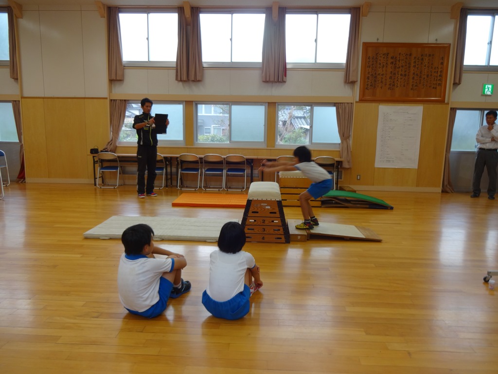 大特価 跳び箱 学校 学童 体育 4段 no6 - channa.id