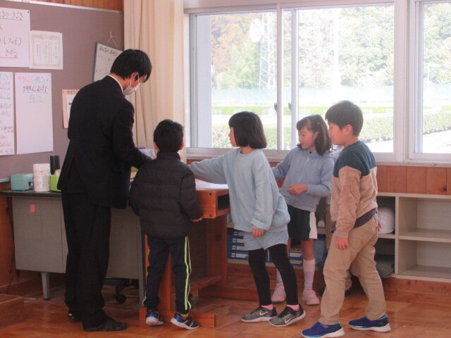 http://www.kitashitara.jp/taguchi-el/IMG_9784.JPG