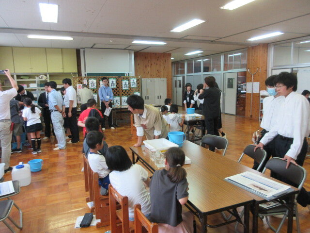 http://www.kitashitara.jp/taguchi-el/a2f79d587f1422c2133a24f64ff99b82f533d7ef.JPG