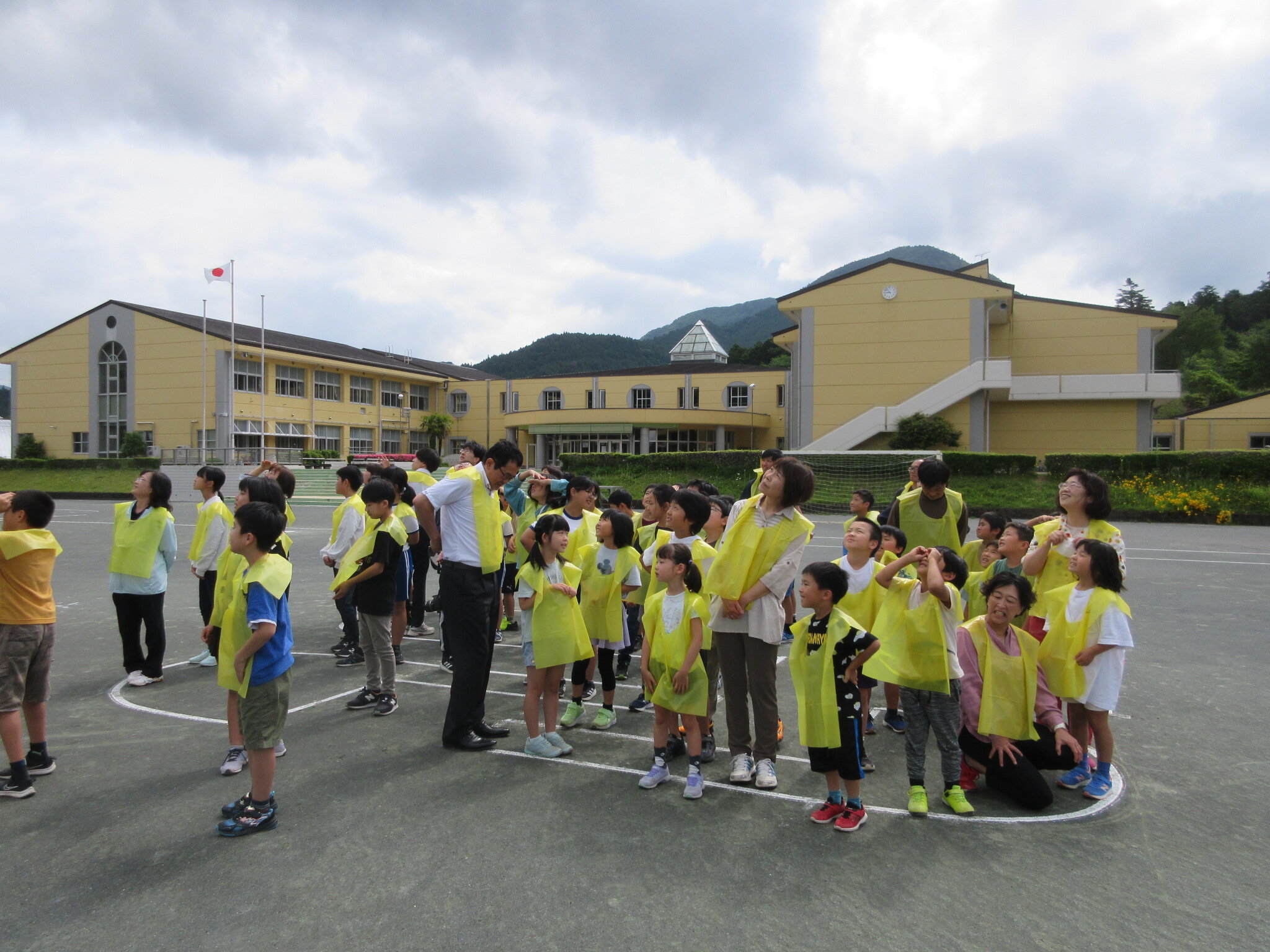 http://www.kitashitara.jp/taguchi-el/d077cc4785b7c8946bbec7acdb9d17adc8de77eb.JPG