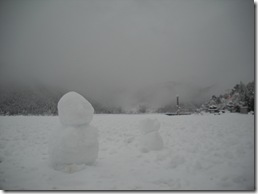 0214校庭の雪だるま