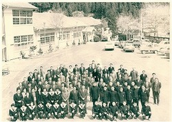 坂宇場中昭和４９年３月.jpg
