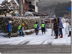 登校：上津具信号